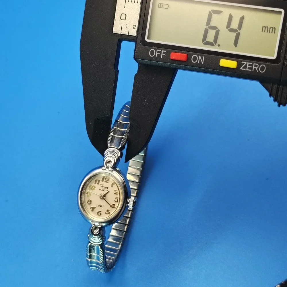 Vintage 1994 Timex 29mm Women's Quartz Cocktail Watch Stretch Bracelet‎ Restored